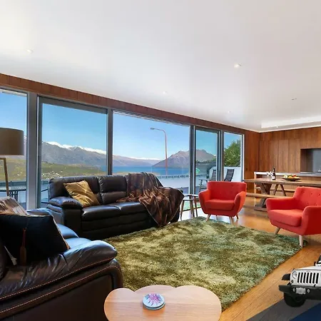 Luxe Home On The Hill